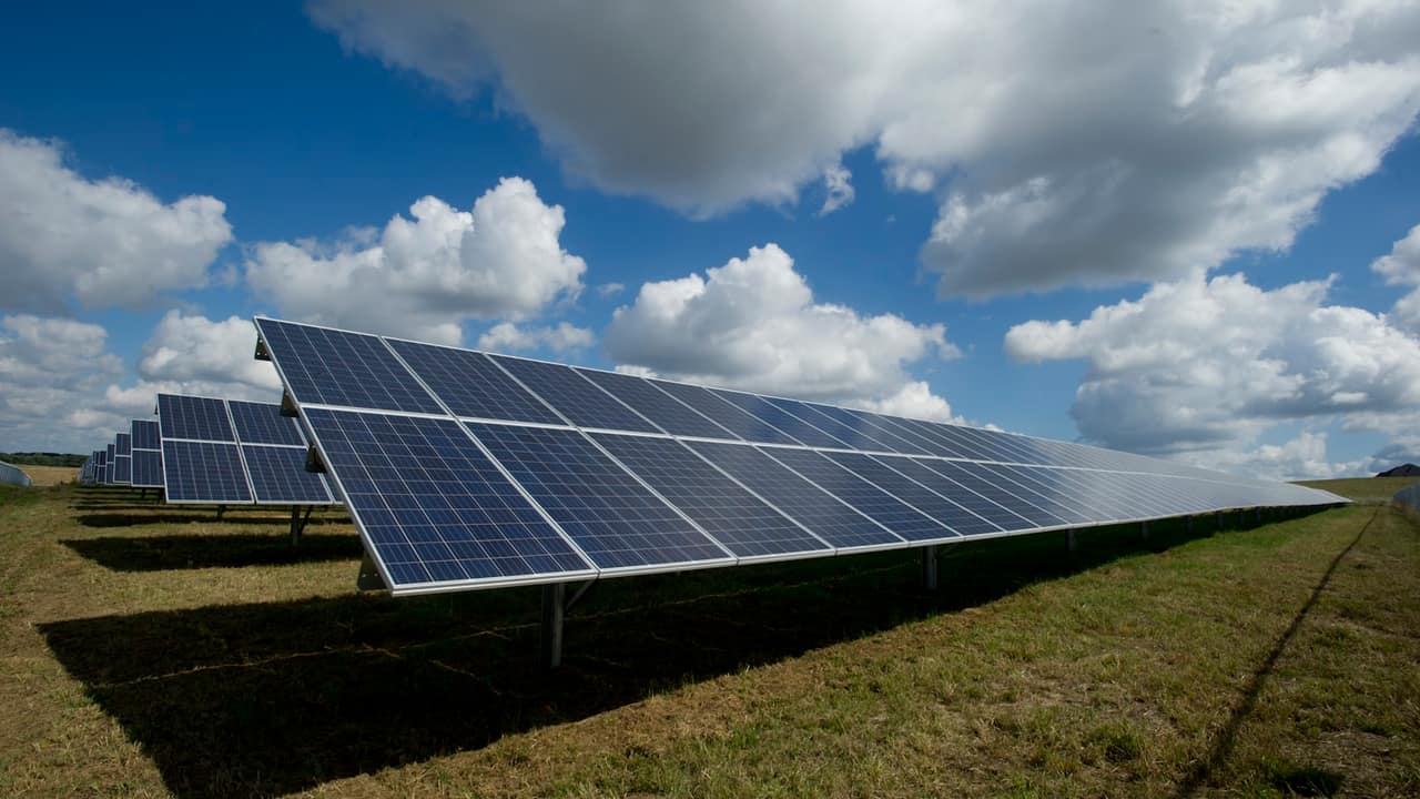 How Solar and EV Charger Installers Use Builtie to Reach the Roof While It Is Still Open